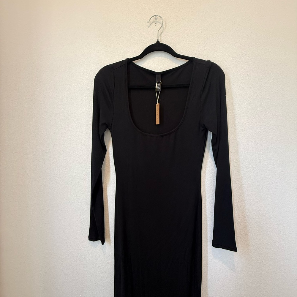 Skims long sleeve dress NWT